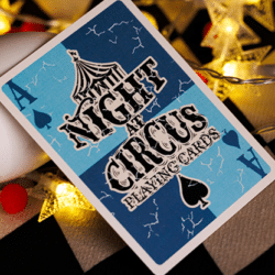 Standard Edition Night at the Circus Freak Show doosje met circusdesign voor kaarttrucs
