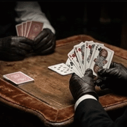Doosje van Haunted Dolls Playing Cards met haunted dolls thema voor goochelen