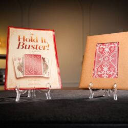 Hold It, Buster! van Dan Harlan, komische goocheltruc voor close-up en podium